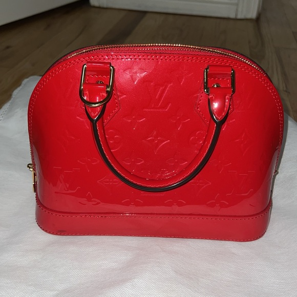Louis Vuitton Red Vernis Leather Alma BB - Picture 6 of 13